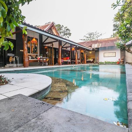 Oyo 1757 Villa Dende Lombok Exterior foto